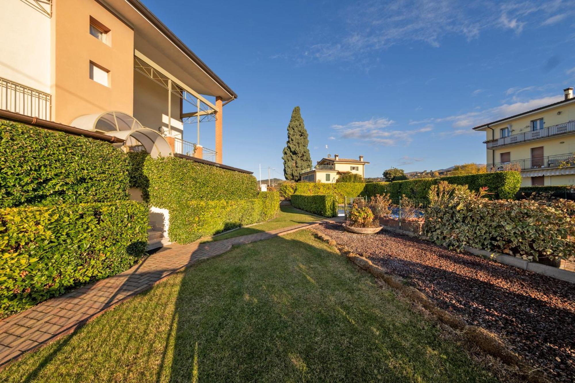 Apartmentsgarda - Rosa Chiare Bardolino Exterior photo