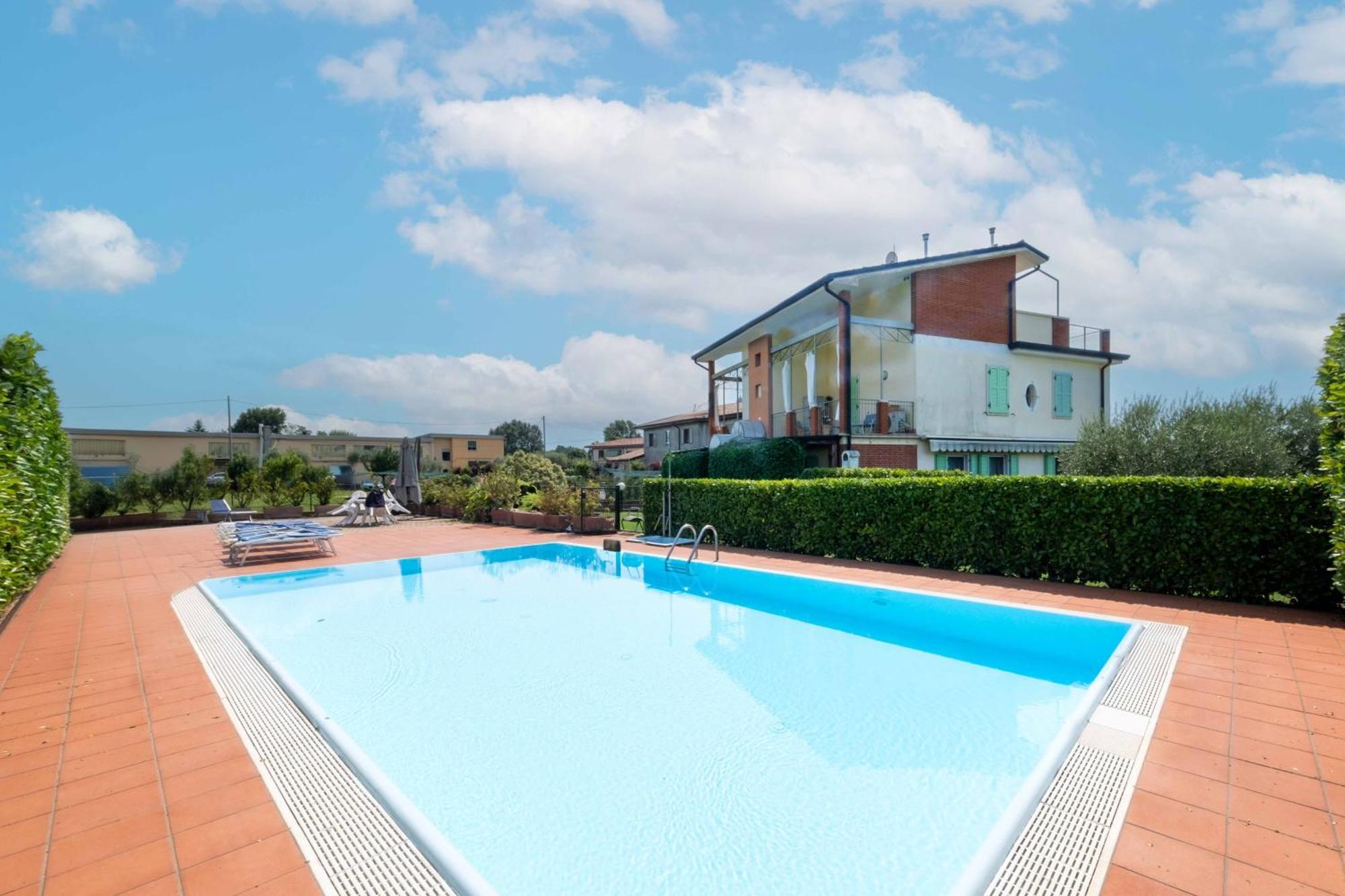 Apartmentsgarda - Rosa Chiare Bardolino Exterior photo